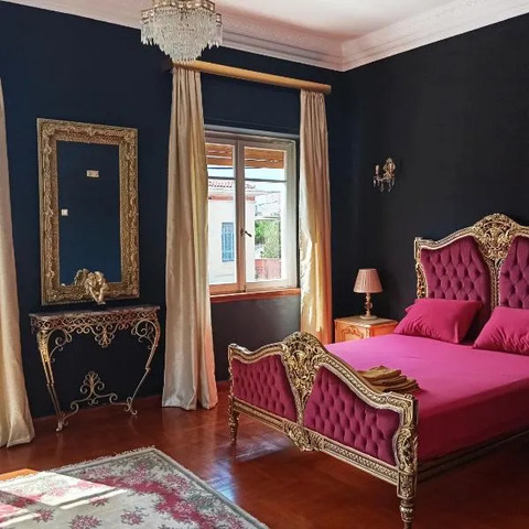 IRIS baroque apartment, hotel in Eleusis