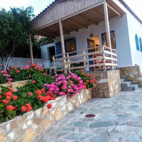Lagonisi MAGIC HOME RELAXATION, hotel in Kalívia Thorikoú