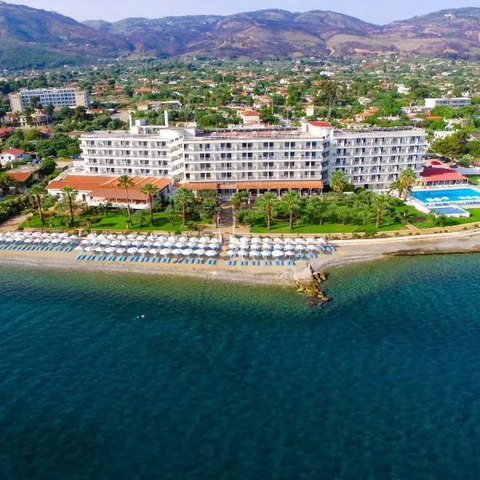 Calamos Beach Family Club, hotel in Áyioi Apóstoloi