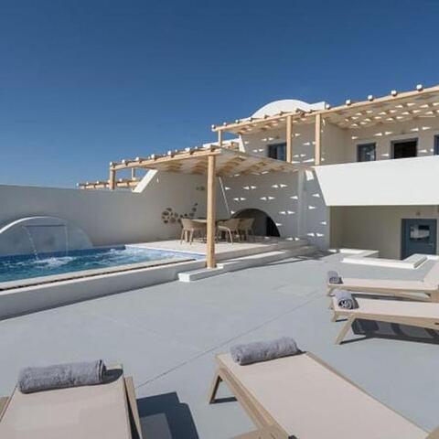 Beautiful Santorini Villa - 3 Bedroom Villa - Private Jacuzzi and Charismatic Interior - Vothonas