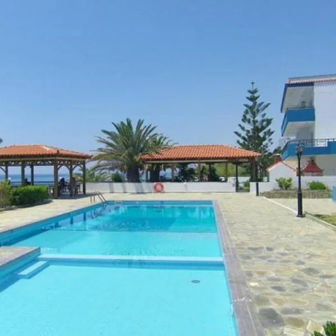 Cypriana Apartments, hotel in Makry Gialos