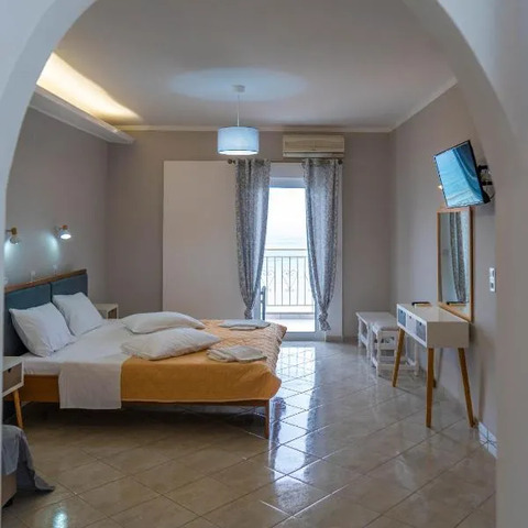 Ermioni Rooms, hotel in Paralia Vrachou