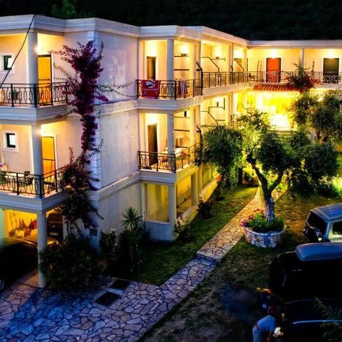 Hotel Loukas Vrachos, hotel in Paralia Vrachou