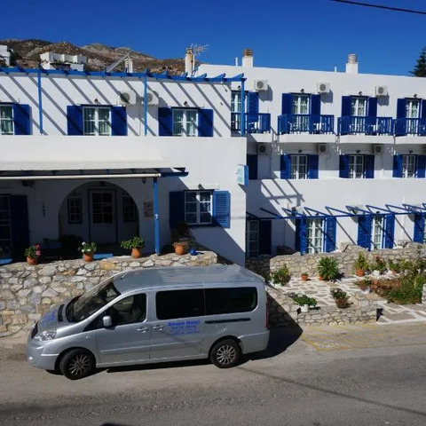 Adonis Hotel Naxos, hotel in Lionas