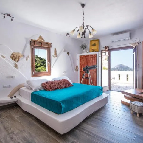 ELAIOLITHOS - Luxury Villa Suites - Adults Only, hotel in Moutsouna Naxos