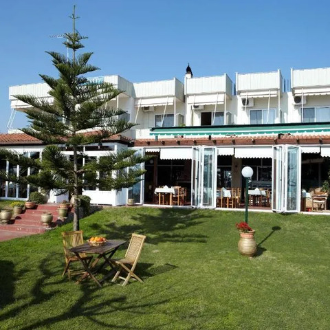 Evoikos beach & resort, hotel in Atalándi