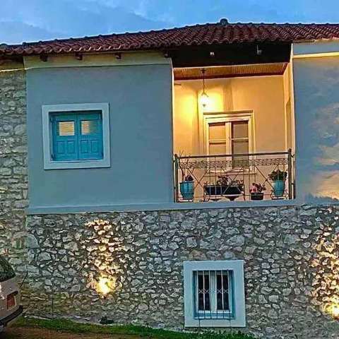 Grandma’s stone-house, hotel in Amfilochia
