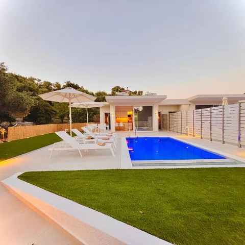 Zorbas Family Villas