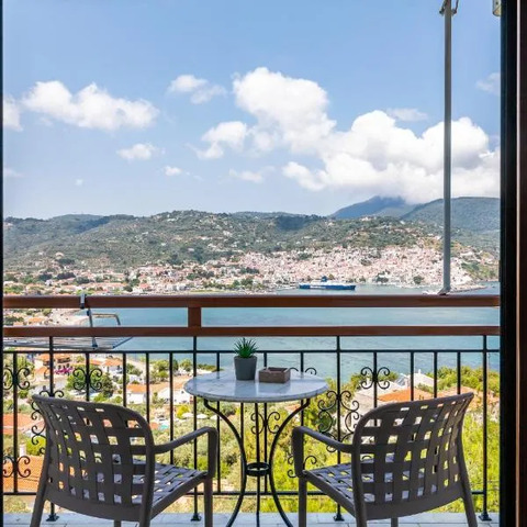 Aegeon Hotel, hotel in Skopelos Town