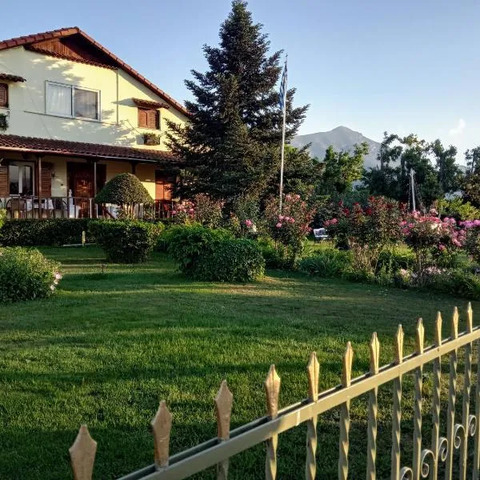 Villa Axiothea, hotel in Neméa