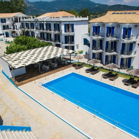 Surf Hotel, hotel in Évyiros
