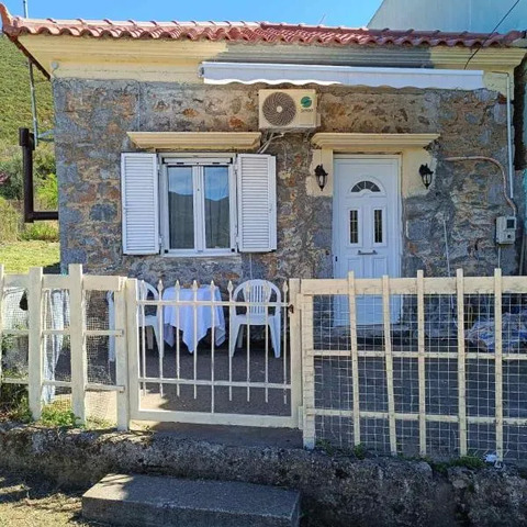Dina's House, hotel in Leondari