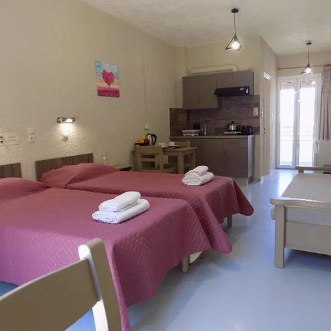 Afrodite Spacious Apartments!, hotel in Agia Effimia