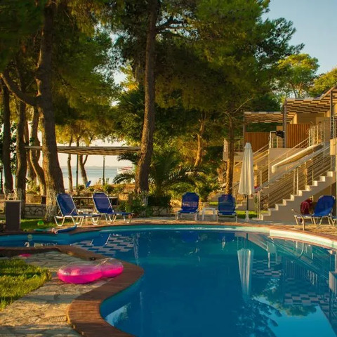 Flisvos Seaside Apartments, hotel in Lygia