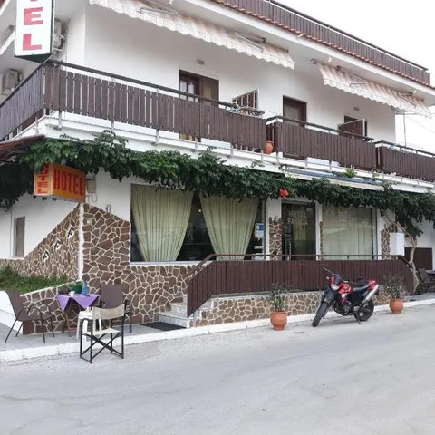 Hotel Paralia, hotel in Dhipótamos