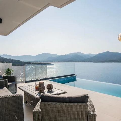 Alexandria Seaside Luxury Villas in Kriaritsi