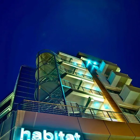 Habitat Hotel, hotel in Karteraí