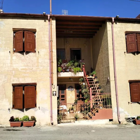 Old House, hotel in Paradisi