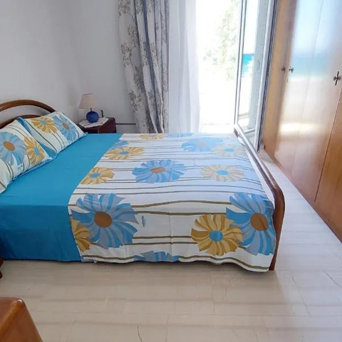 Fotis beach apartment at Komi, hotel in Kómi