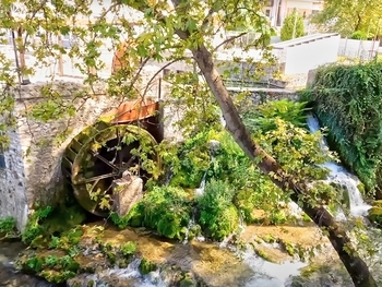 Budget Travel Guide to Livadia Town in 2026: Costs, Tips & Savings