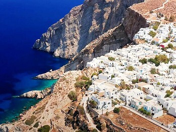 Romantic Getaway in Folegandros Island in 2026: Ideas for Couples