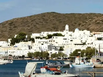 Food Tour of Adamantas Town: Best Restaurants and Street Food
