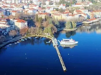 Nightlife in Kastoria Prefecture: Best Bars and Clubs