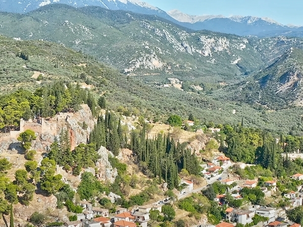 Budget Travel Guide to Amfissa City