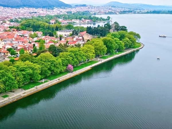 Nightlife in Ioannina Prefecture: Best Bars and Clubs