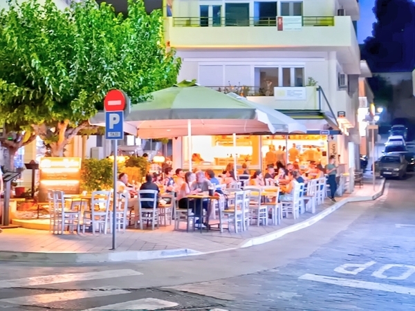 Nightlife in Agios Nikolaos Town: Best Bars and Clubs