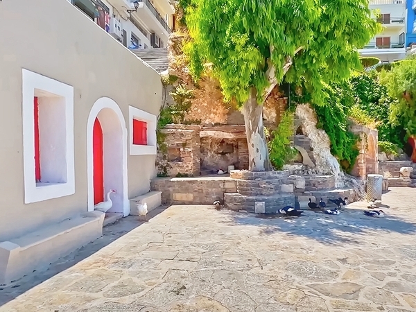 Budget Travel Guide to Agios Nikolaos Town