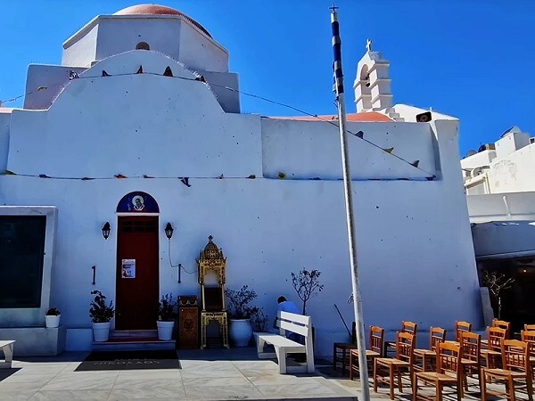 Luxury Travel in Mykonos Chora: Where to Stay and What to Do