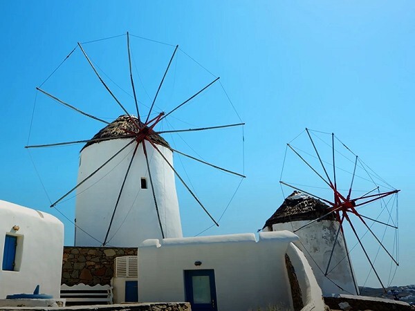 Budget Travel Guide to Mykonos Island