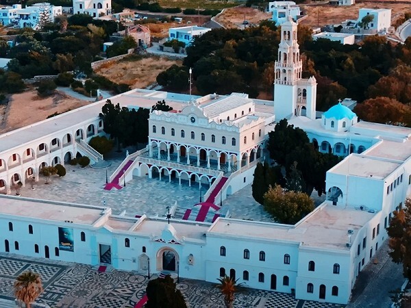 Nightlife in Tinos Island: Best Bars and Clubs