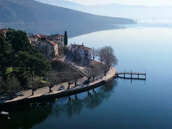 Solo Travel Guide to Kastoria City