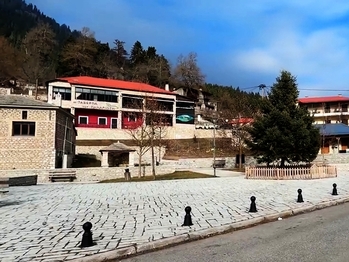 Winter Escapes in Elati: Snowy Adventures in Thessaly