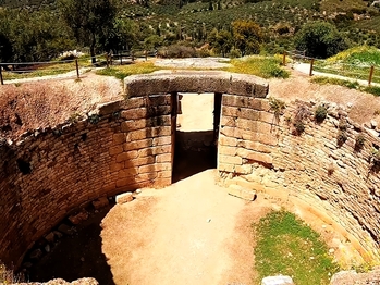 Winter Escapes in Mycenae: Explore Ancient Legends in Quiet
