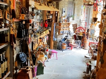 Winter Escapes in Papingo: Stone Houses and Mountain Views