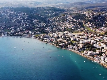 Winter Escapes in Porto Rafti: Riviera Calm in the Cold Season