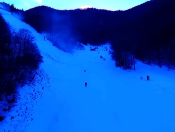 Winter Escapes in Tria-Pente Pigadia: Ski Slopes and Forest Views