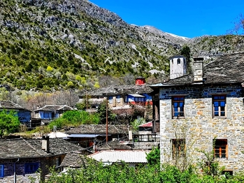 Winter Escapes in Tsepelovo: Traditional Village in Zagori