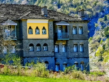 Winter Escapes in Tsepelovo: Traditional Village in Zagori