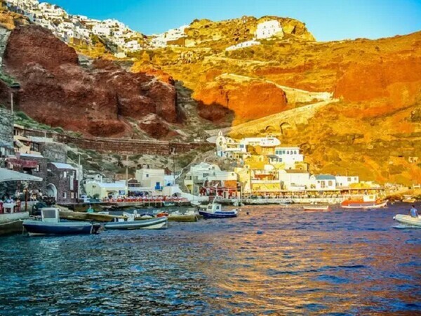 8 Interesting Facts about Santorini