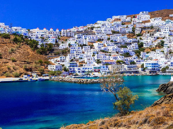 Tranquil Bliss: Discover the Quiet Greek Islands for a Relaxing Summer Holiday