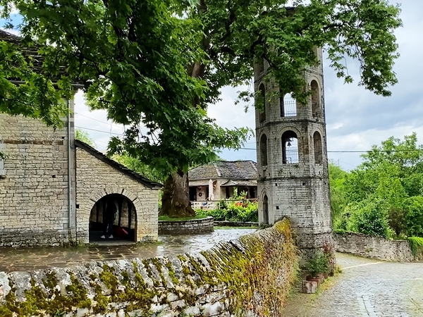 Winter Escapes in Papingo: Stone Houses and Mountain Views