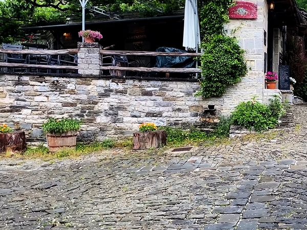 Winter Escapes in Papingo: Stone Houses and Mountain Views