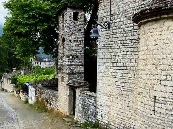 Winter Escapes in Papingo: Stone Houses and Mountain Views