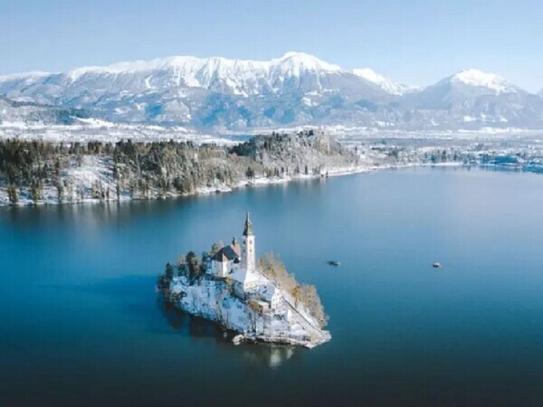 The 6 Best Fairytale Winter Vacations in the World