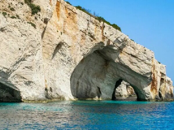 The 10 Best Sea Caves in Greece