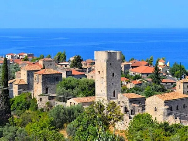 10 of the Prettiest Villages in Greece to Visit this Summer